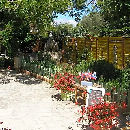 Bed & Breakfast Le Clos Des Cigales