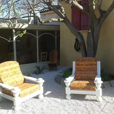 Oda ve Kahvaltı Le Clos Des Cigales